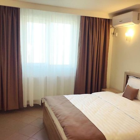Casa Bucurr Hotel Afumati ภายนอก รูปภาพ