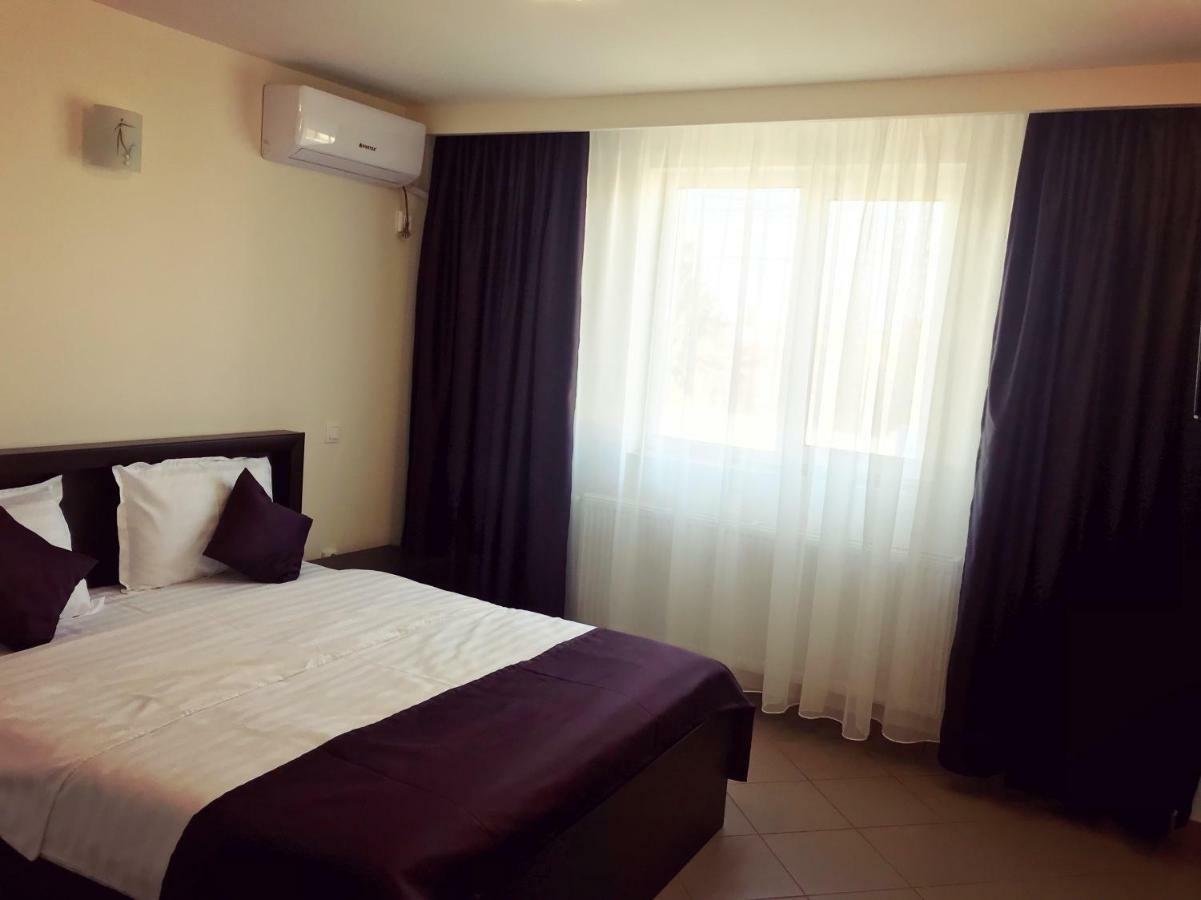 Casa Bucurr Hotel Afumati ภายนอก รูปภาพ