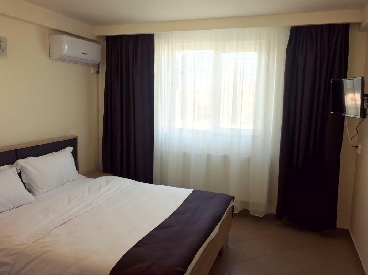 Casa Bucurr Hotel Afumati ภายนอก รูปภาพ