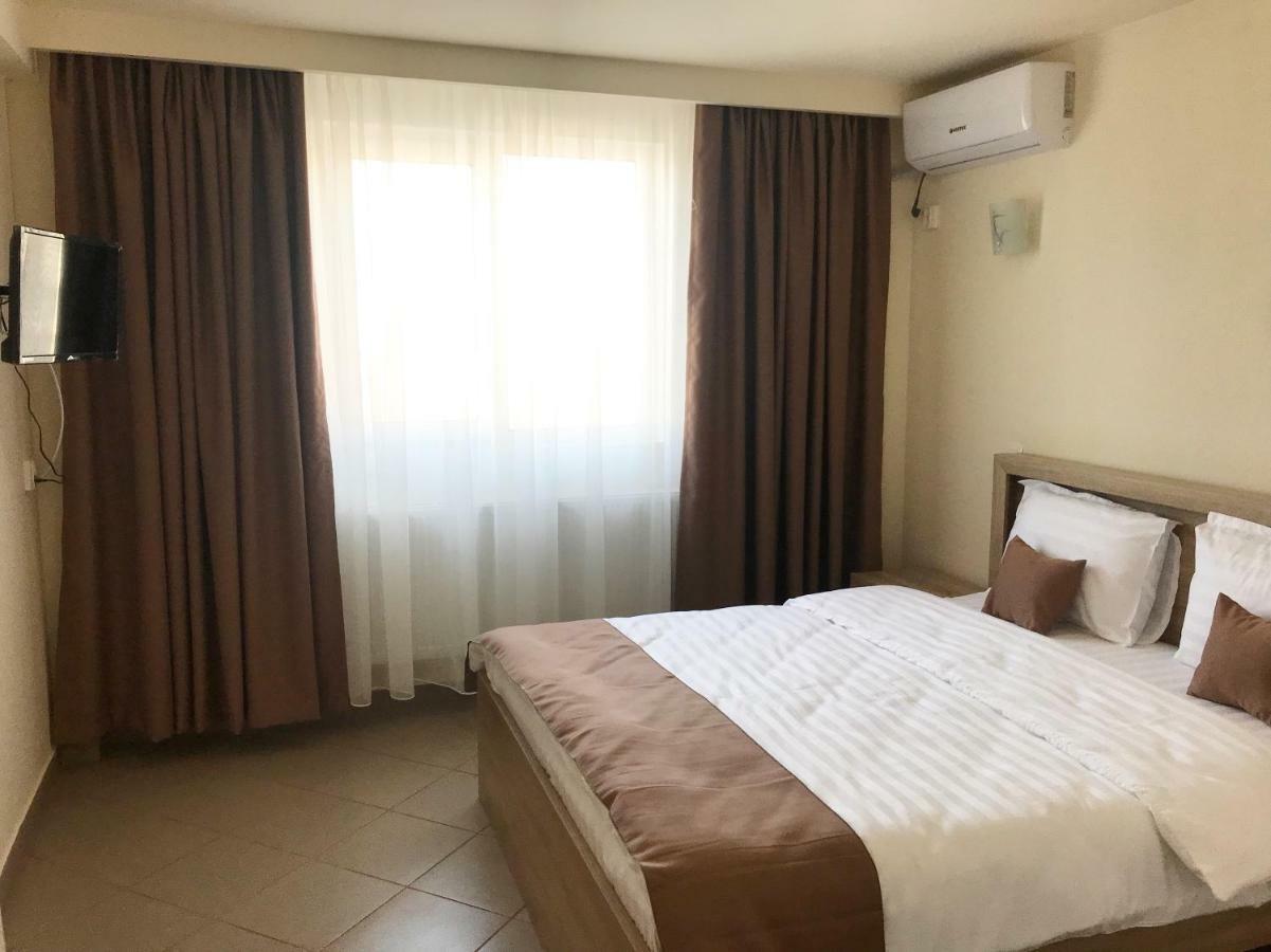 Casa Bucurr Hotel Afumati ภายนอก รูปภาพ